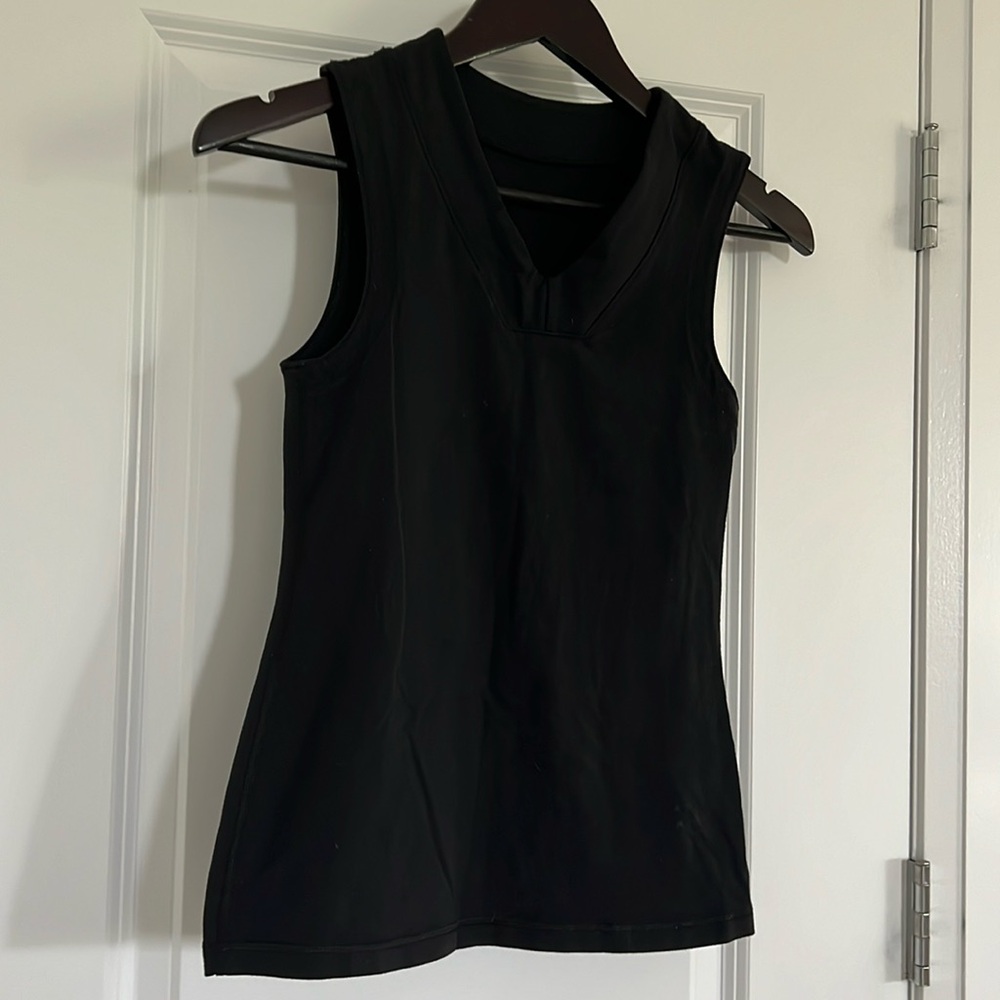 Lulu lemon black top